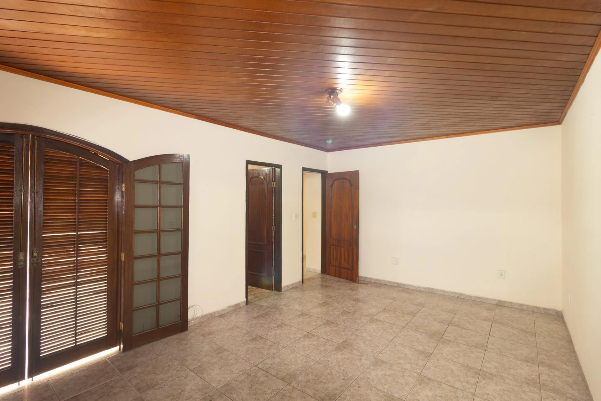250 m² house with a garden and a mountain view — photo 40