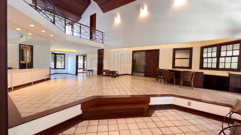 Casa sem mobília com 5 suítes e 7 banheiros — photo 4