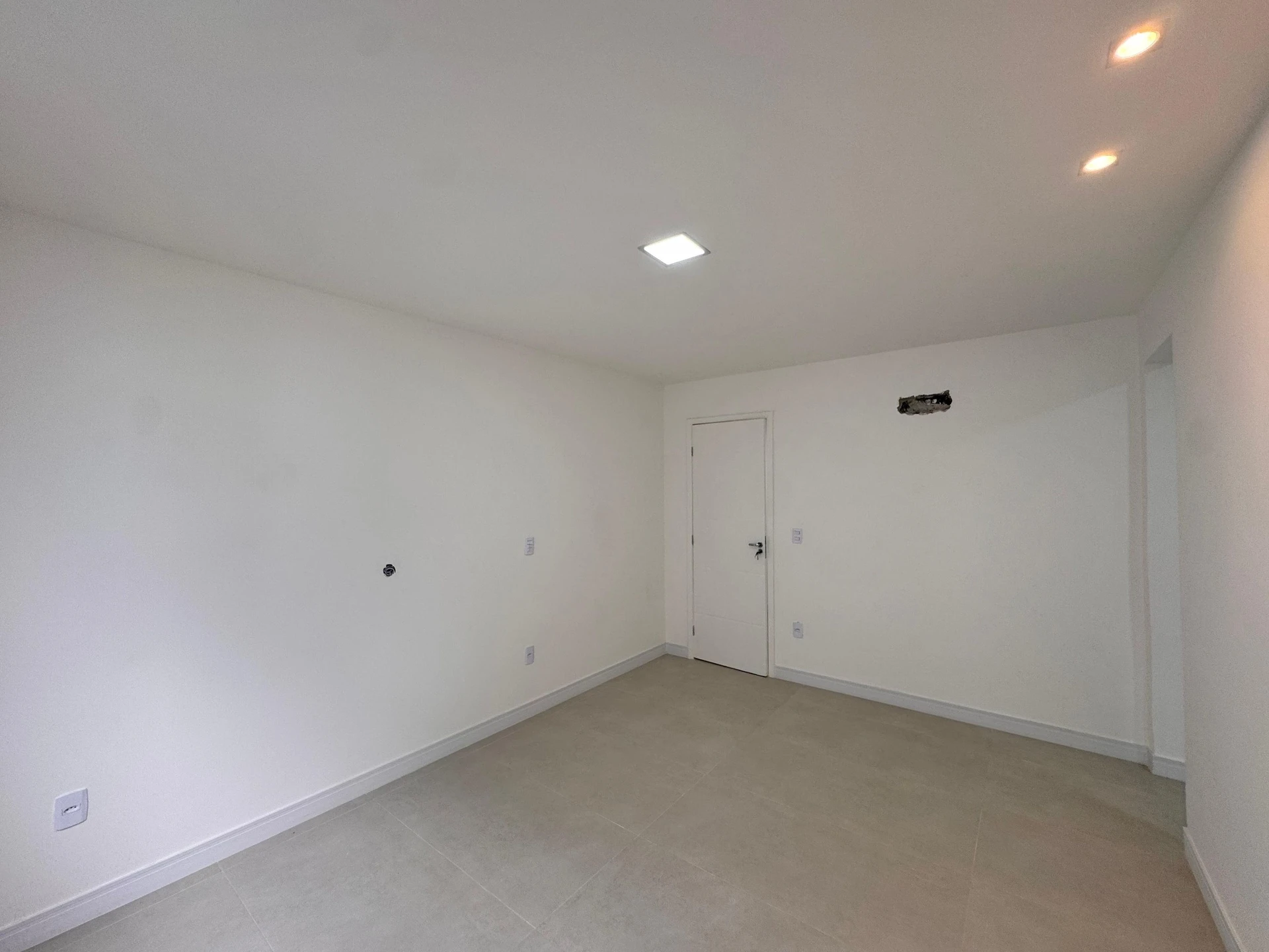 Condo house with 4 en-suite bedrooms and private yard — photo 50