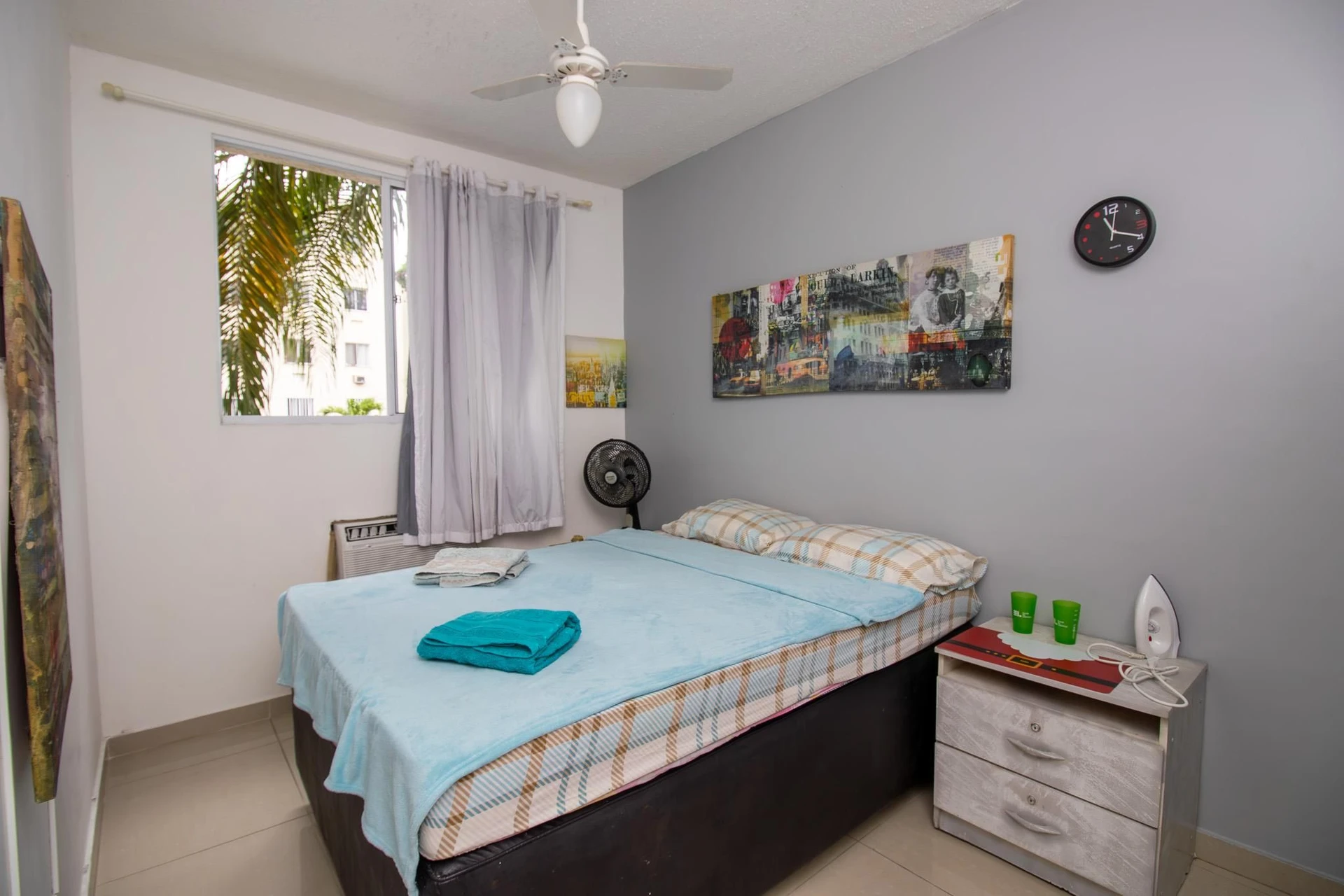 Furnished 2-bedroom apartment with gym in the condo — photo 18