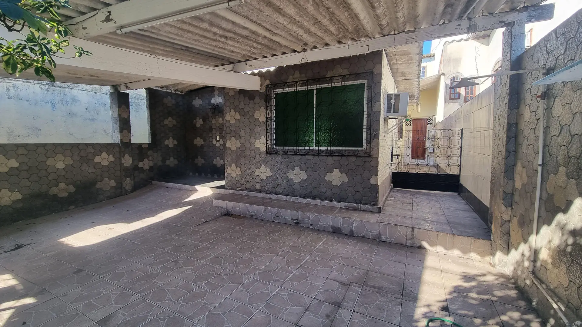 Washing machine in a 5-bedroom house, 200 m² — photo 24