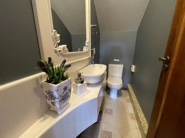 Ванна и 6 спален: дом 320 м² — photo 4