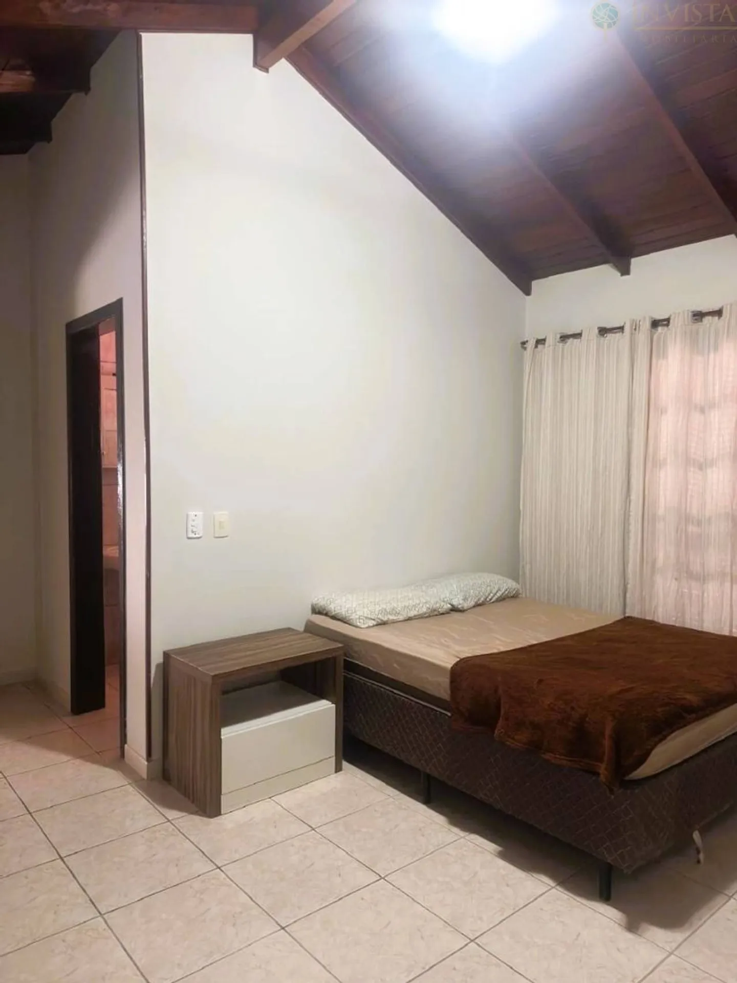 4-bedroom house with a grill on the balcony in Florianópolis — photo 27