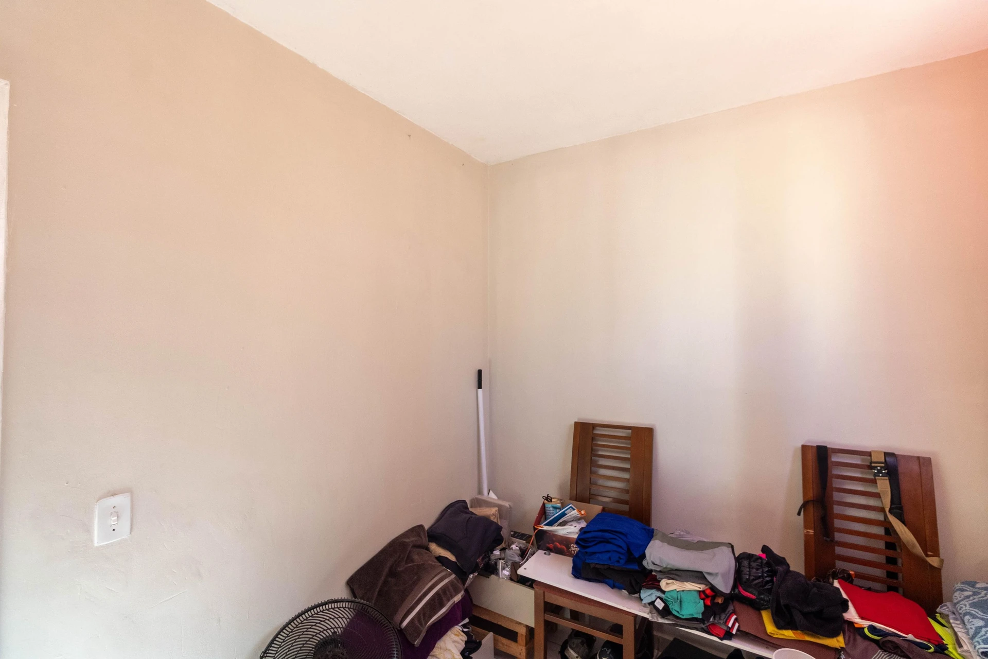 Furnished 2-bedroom apartment with condo pool — photo 41