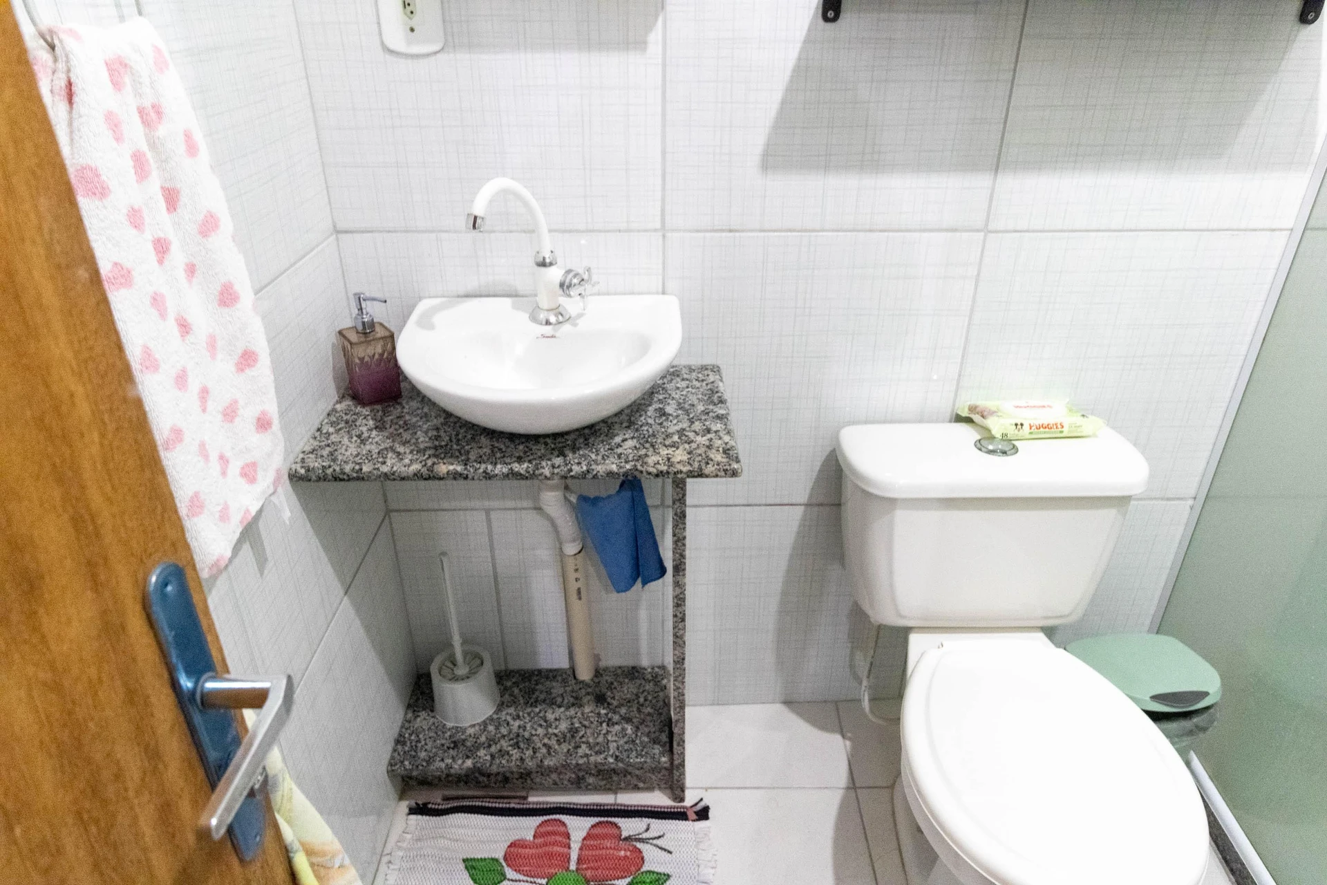 Furnished house with 1 bedroom and 1 bath plus parking — photo 32