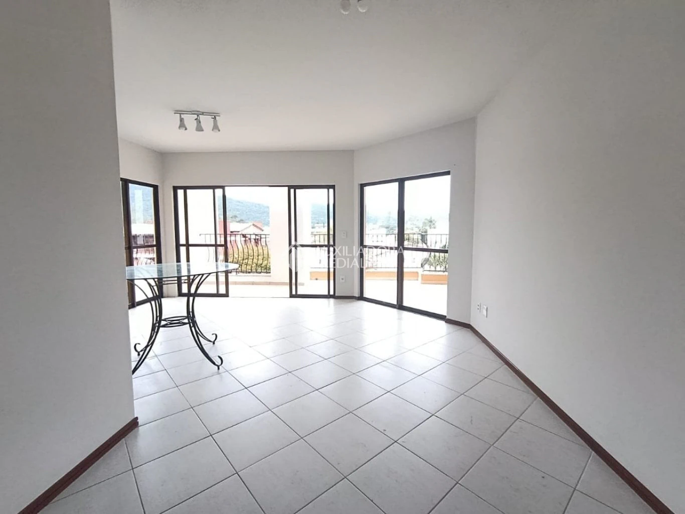Ático con 3 habitaciones y cocina cerrada — photo 3