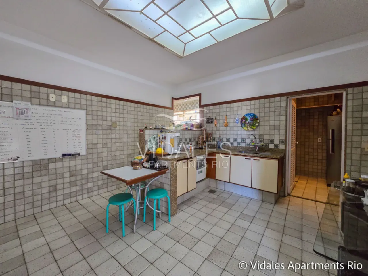 Furnished 715 m² apartment with 4 en-suite bedrooms — photo 100