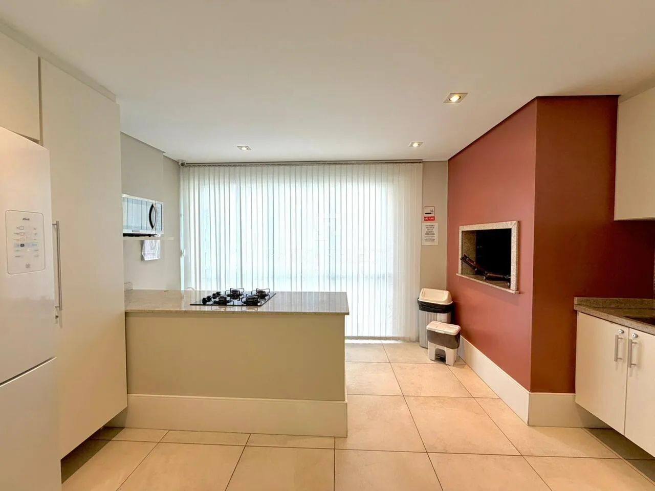 3-bedroom apartment with a washing machine in Curitiba — photo 45