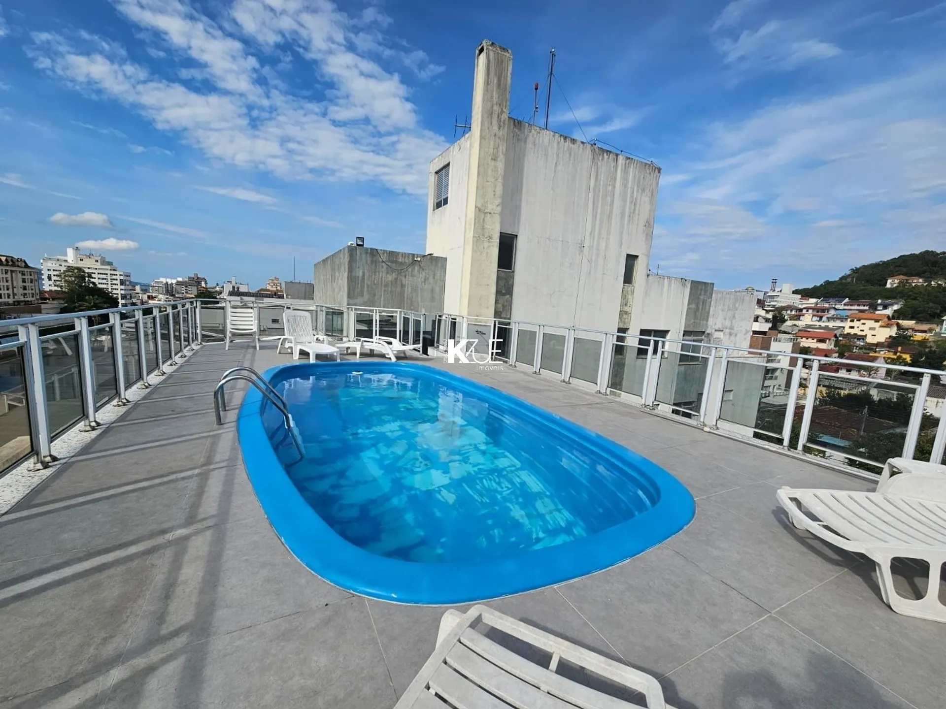Furnished apartment with 4 bedrooms and 4 baths, 190 m² — photo 26