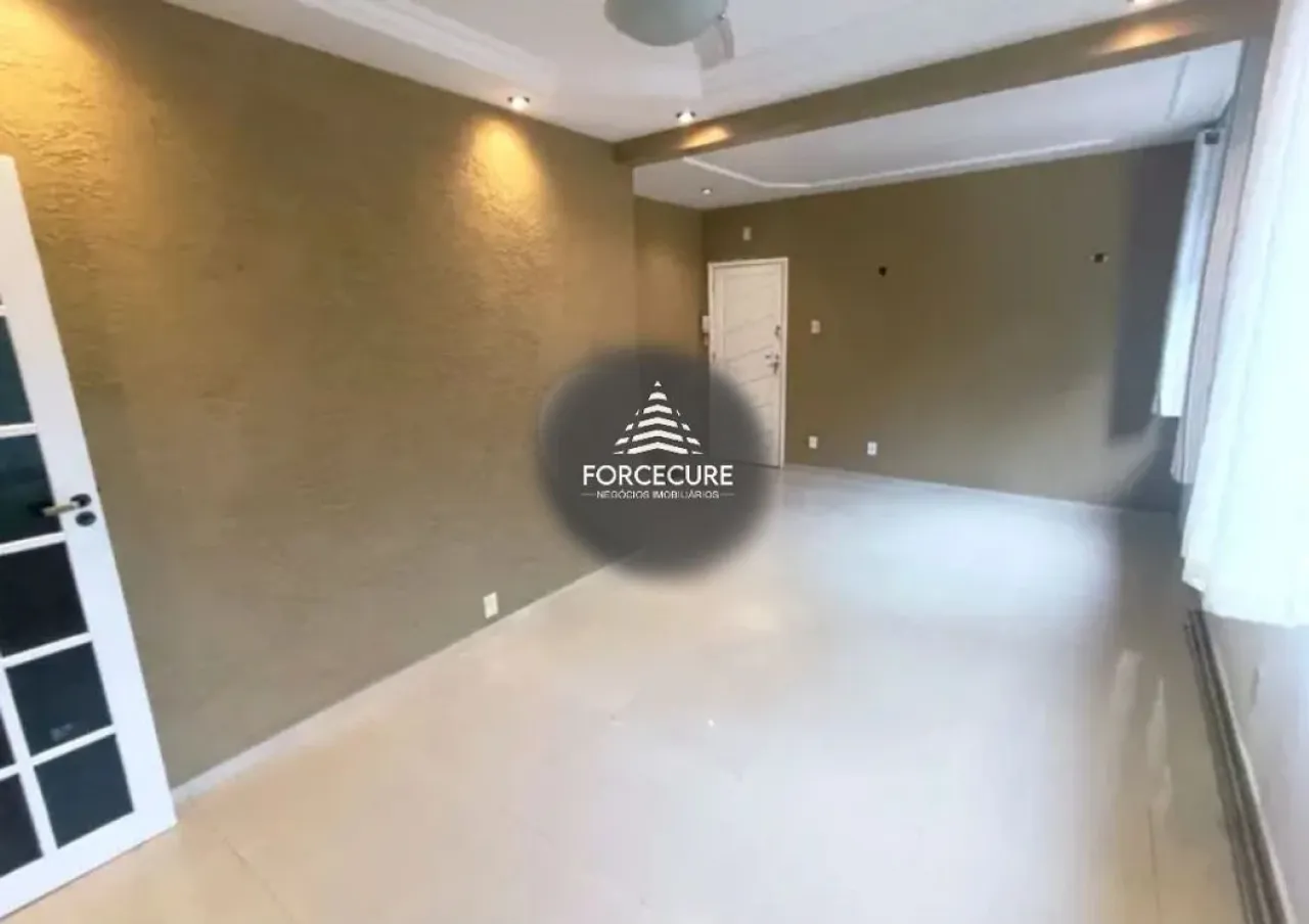 3-bedroom apartment with 3 bathrooms and tile floors — photo 10