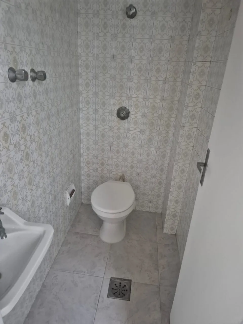 Unfurnished apartment with 3 bedrooms and 3 bathrooms — photo 10