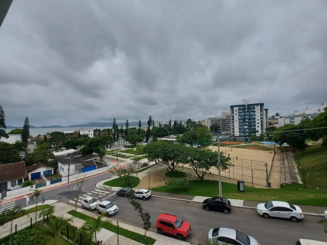 Apartamento de 3 suites con jardín privado y 2 plazas — photo 39