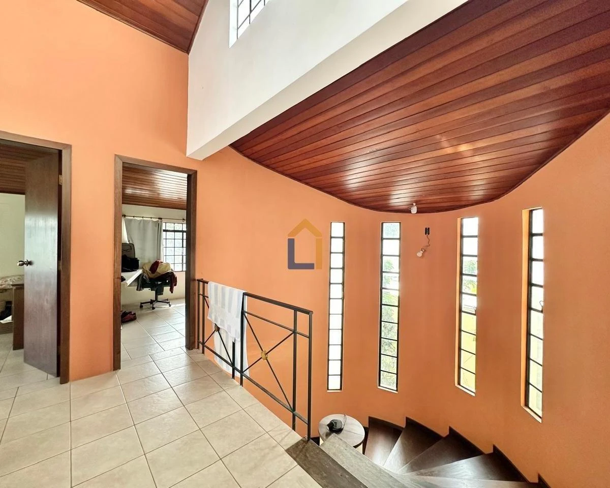 5-bedroom house with a home office — photo 7