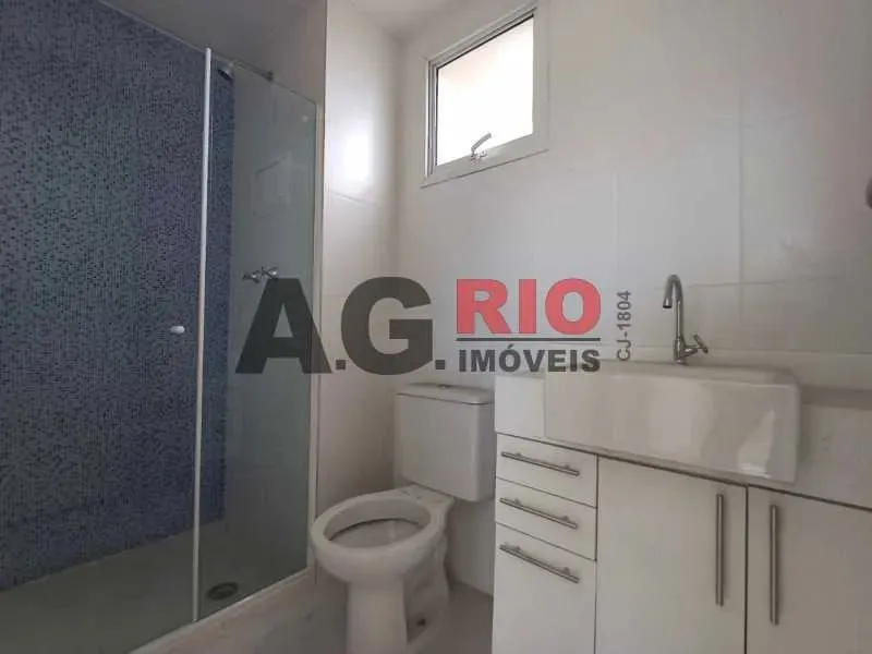3-bedroom rental apartment with balcony and views — photo 14
