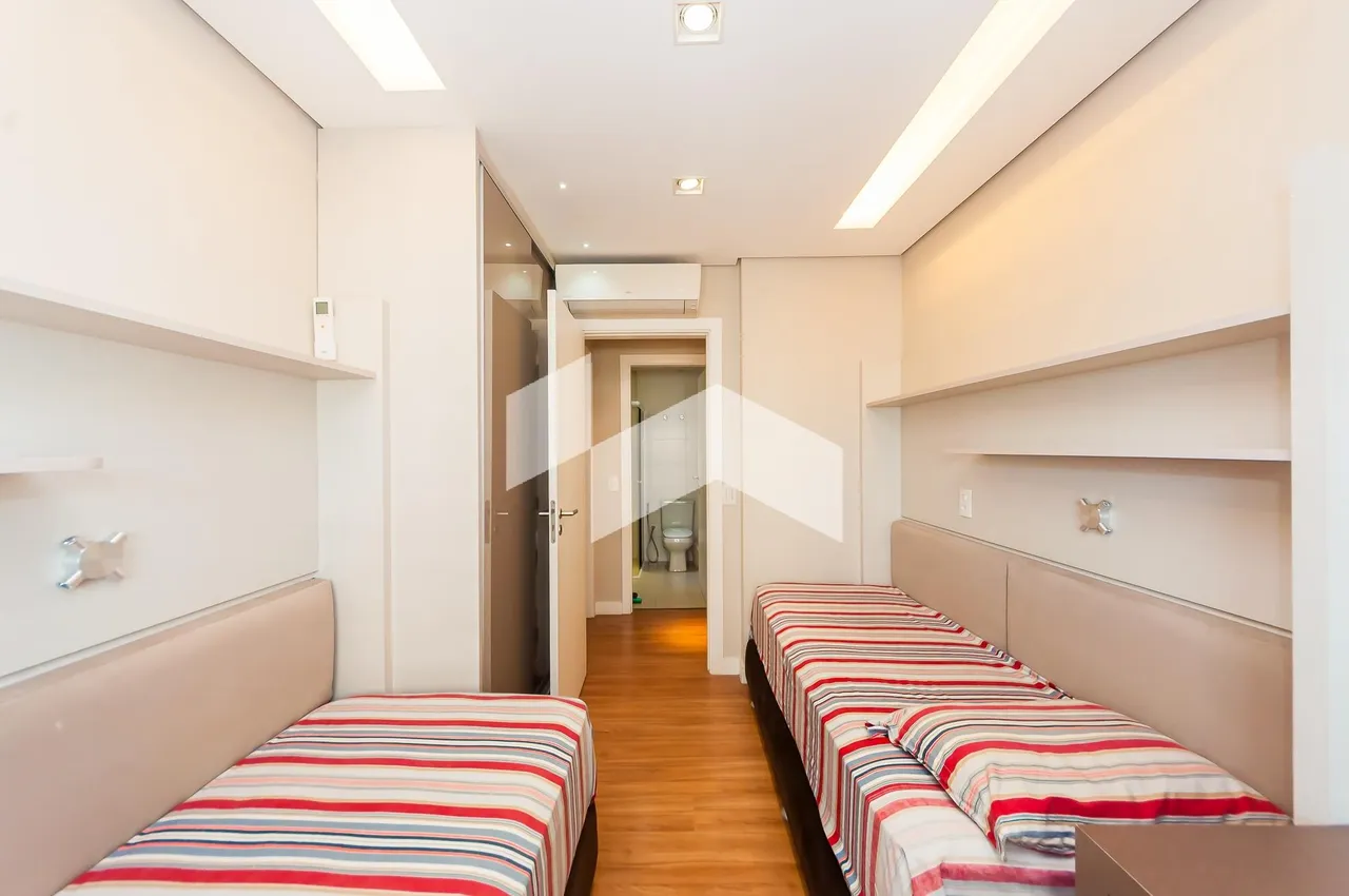 Furnished 71 m² apartment with 2 bedrooms and 2 bathrooms — photo 10