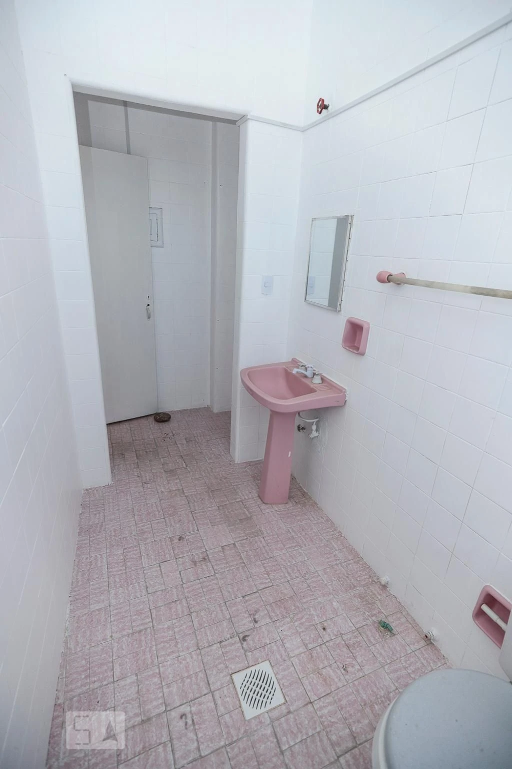 Unfurnished 2-bedroom apartment with maid’s room — photo 14