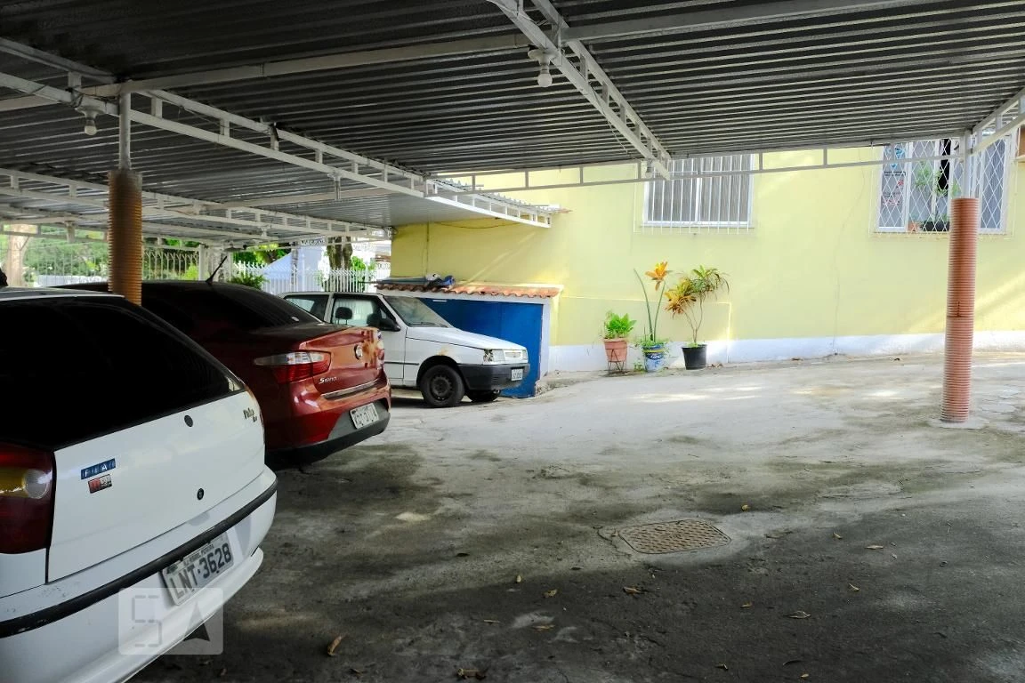 Apartamento sem mobília com cozinha separada e lavanderia — photo 10