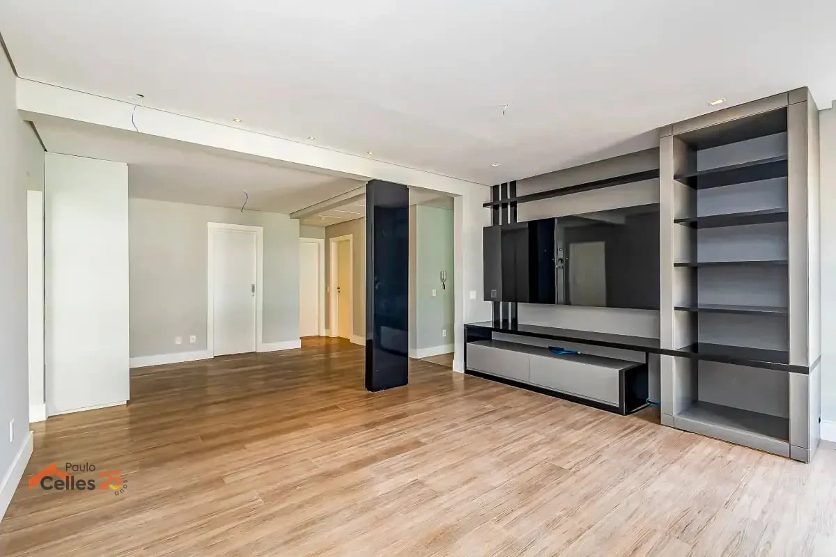 Furnished house, 275 m², with a glass-enclosed balcony — photo 7
