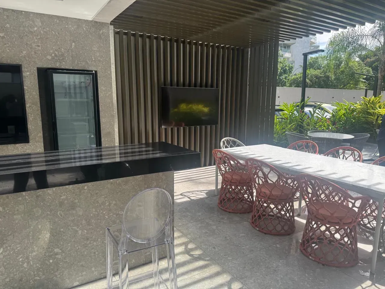 77 m² apartment with 2 bedrooms, 2 baths and a balcony — photo 21