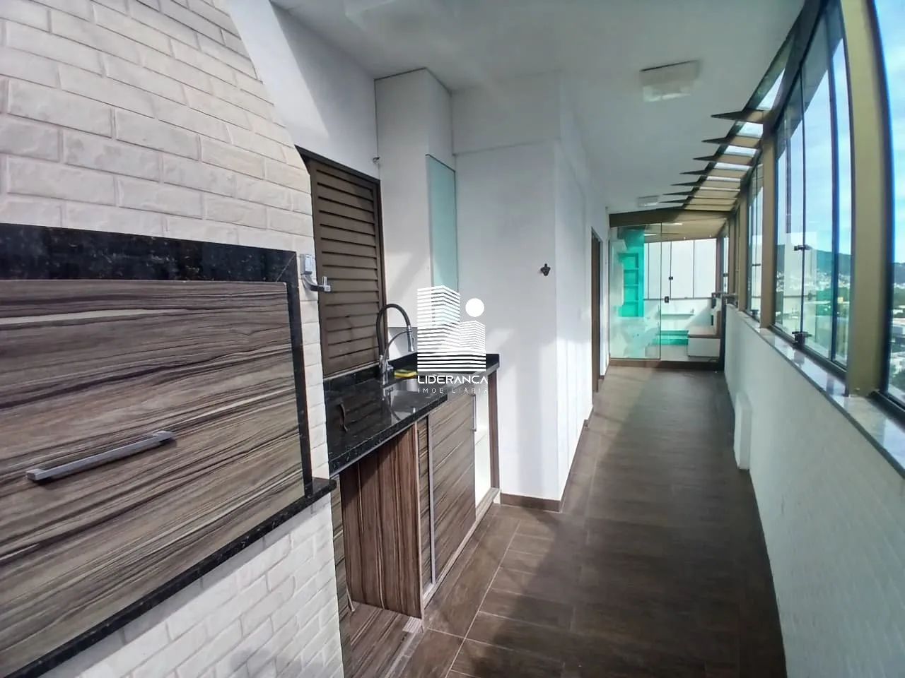 Apartamento mobiliado de 142 m² com 3 quartos e varanda — photo 25