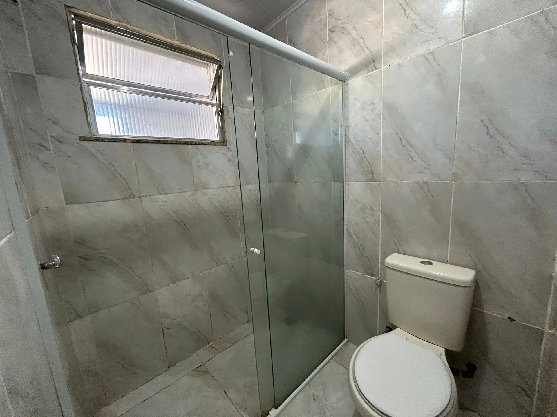 Квартира з 2 спальнями та 1 ванною з душовою зі скла — photo 8
