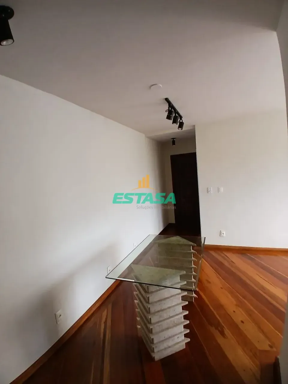 Unfurnished rental apartment with 2 bedrooms — photo 16
