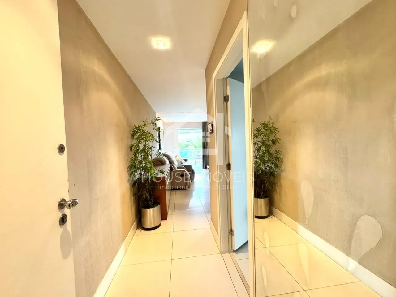 Furnished 3-bedroom apartment with 3 bathrooms — photo 28