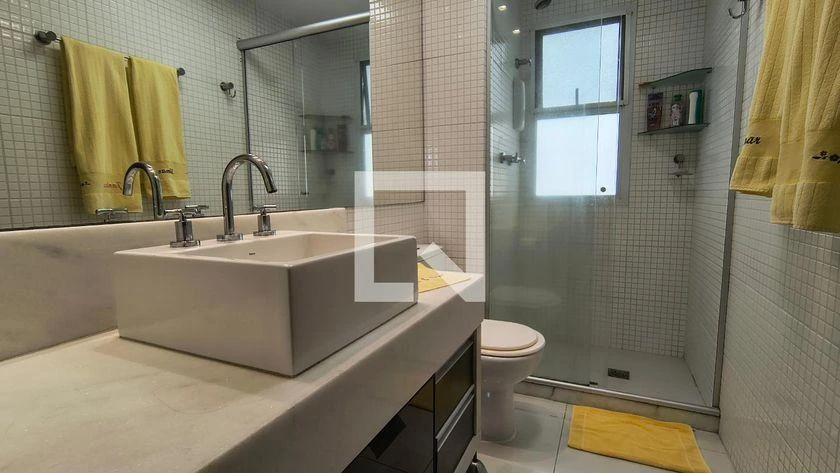 3-bedroom apartment in a building with a gym — photo 44