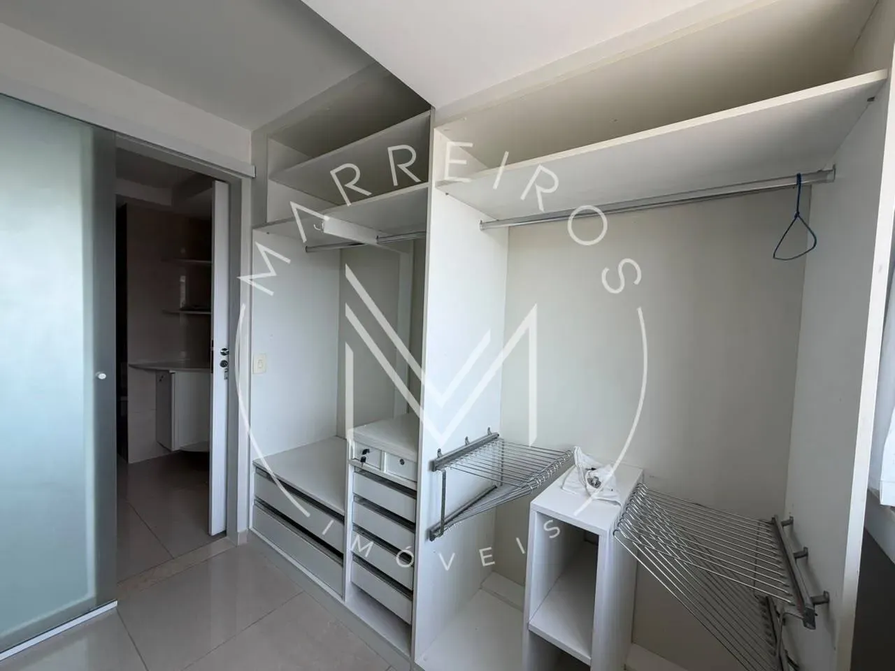 4-bedroom apartment in a building with a sauna — photo 31