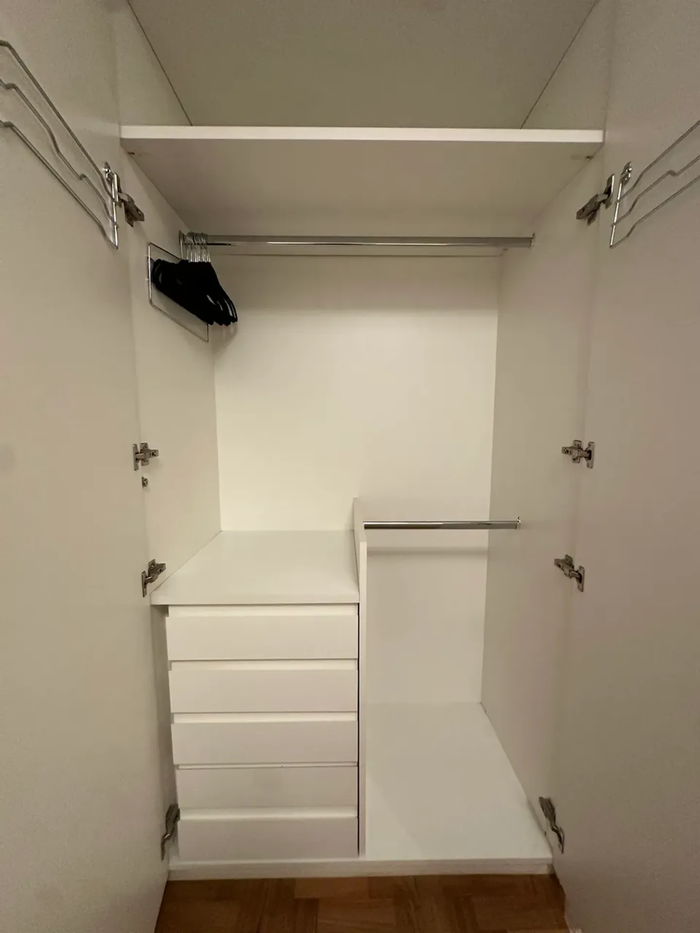 Furnished apartment with 3 bedrooms and 3 bathrooms — photo 36