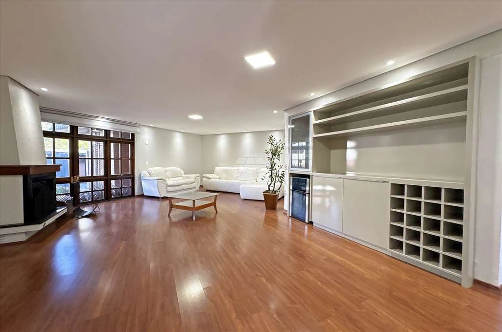 Rental house with 3 bedrooms and 163 m²