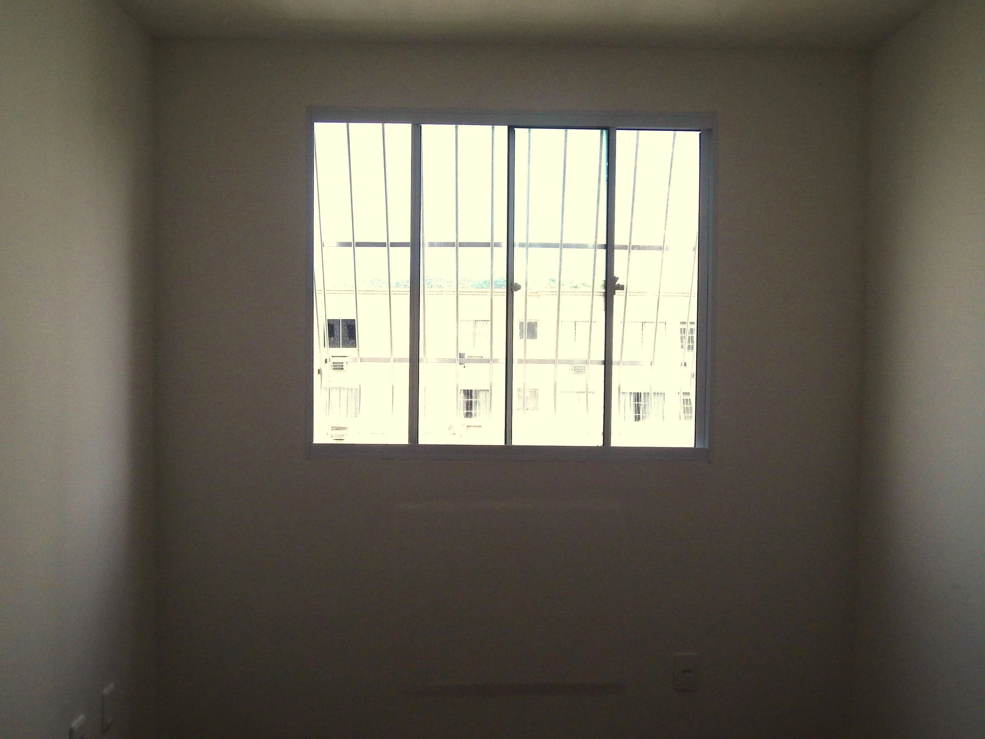 Wood or laminate floors in a 2-bedroom apartment, 41 m² — photo 10