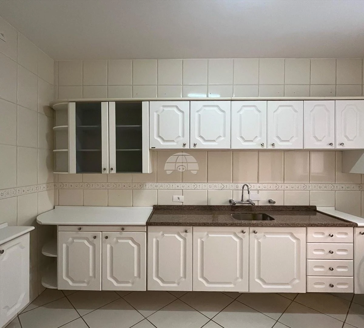 3-bedroom apartment with a bathtub — photo 27