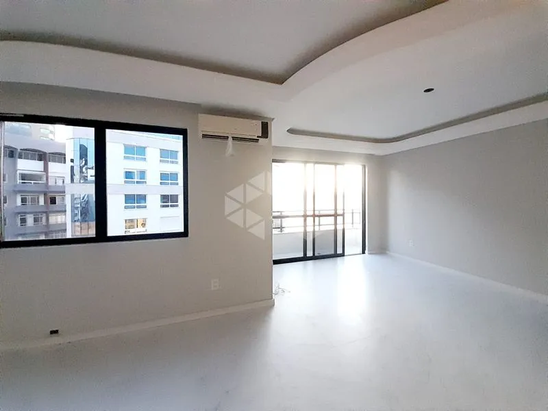 Duplex penthouse with 3 bedrooms and 303 m² — photo 12