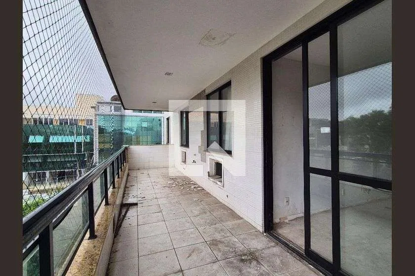 3-bedroom apartment, 1 with its own bathroom, 152 m² — photo 3