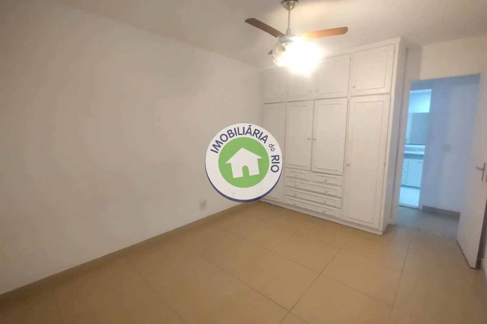 Furnished apartment, 115 m², with a bathtub — photo 10