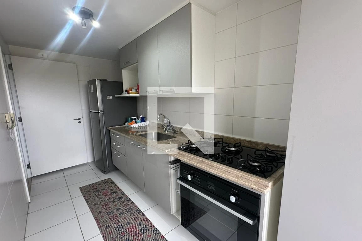 Apartamento mobiliado com 2 quartos e varanda — photo 6