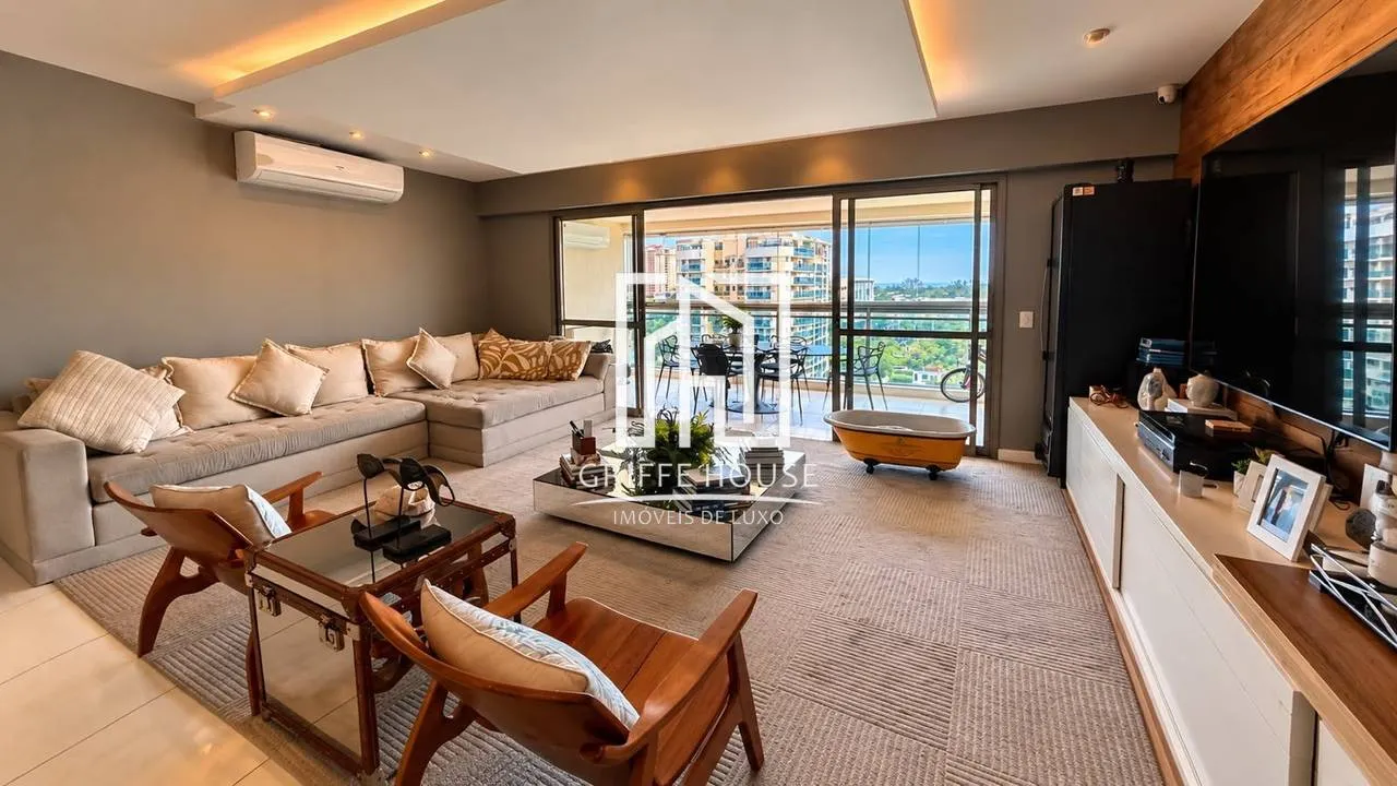 Furnished apartment, 233 m², with a bathtub — photo 10