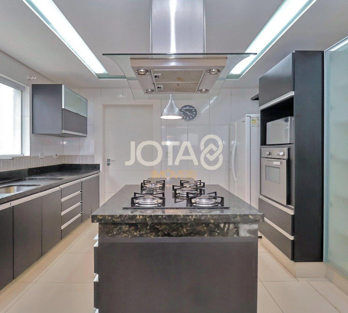 House with 3 en-suites, 400 m², plus a home office desk — photo 5