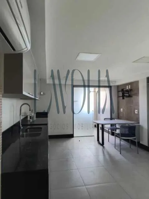 Apartment with 3 bedrooms and 3 bathrooms — photo 11