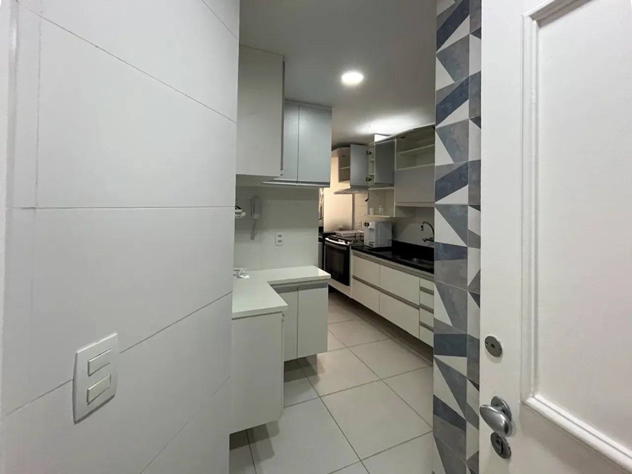 3-bedroom apartment with a washing machine — photo 13