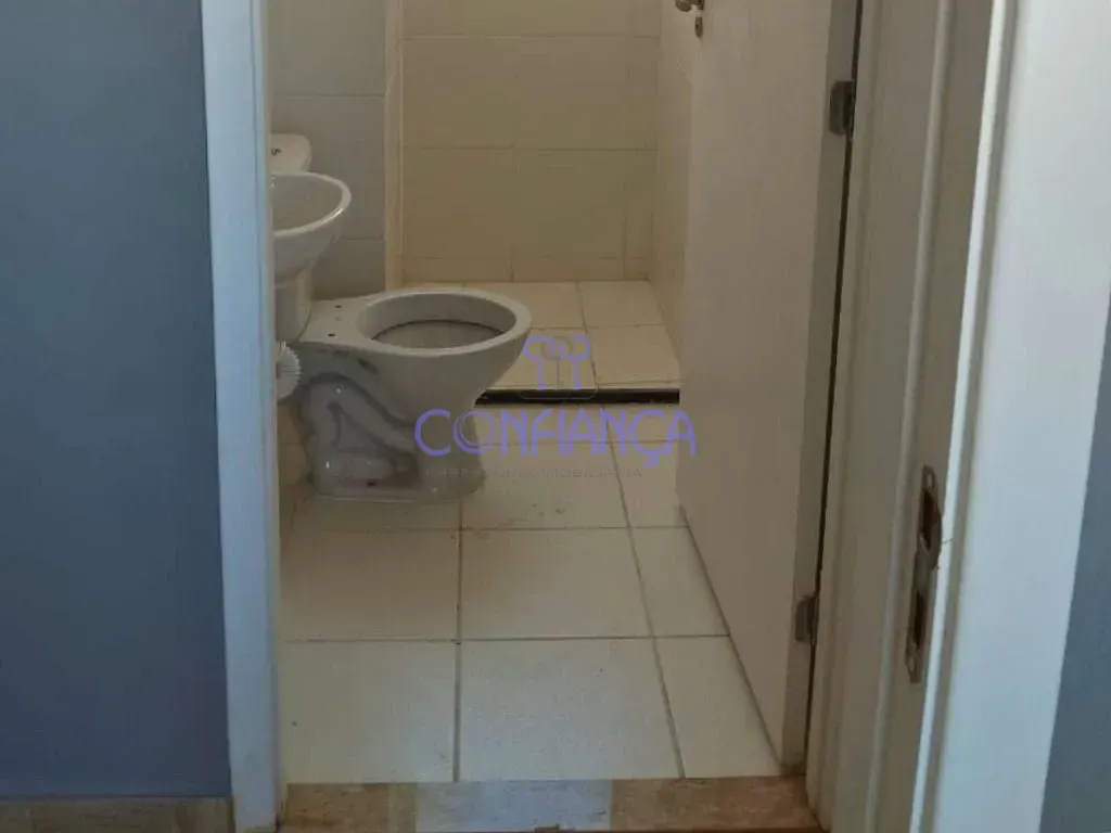 2-bedroom apartment with fitted kitchen cabinets — photo 6