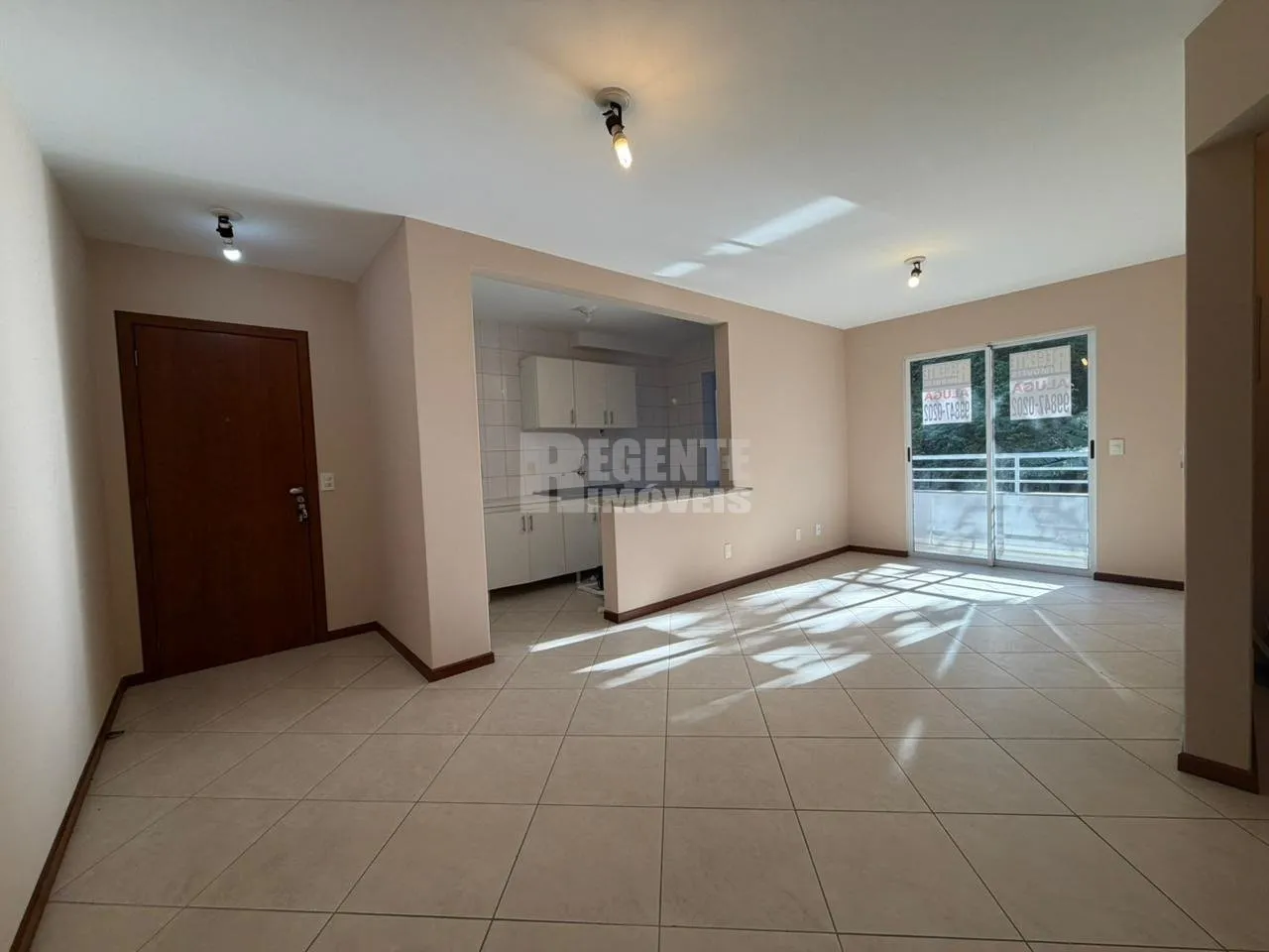 Apartamento de 2 dormitórios com cozinha fechada