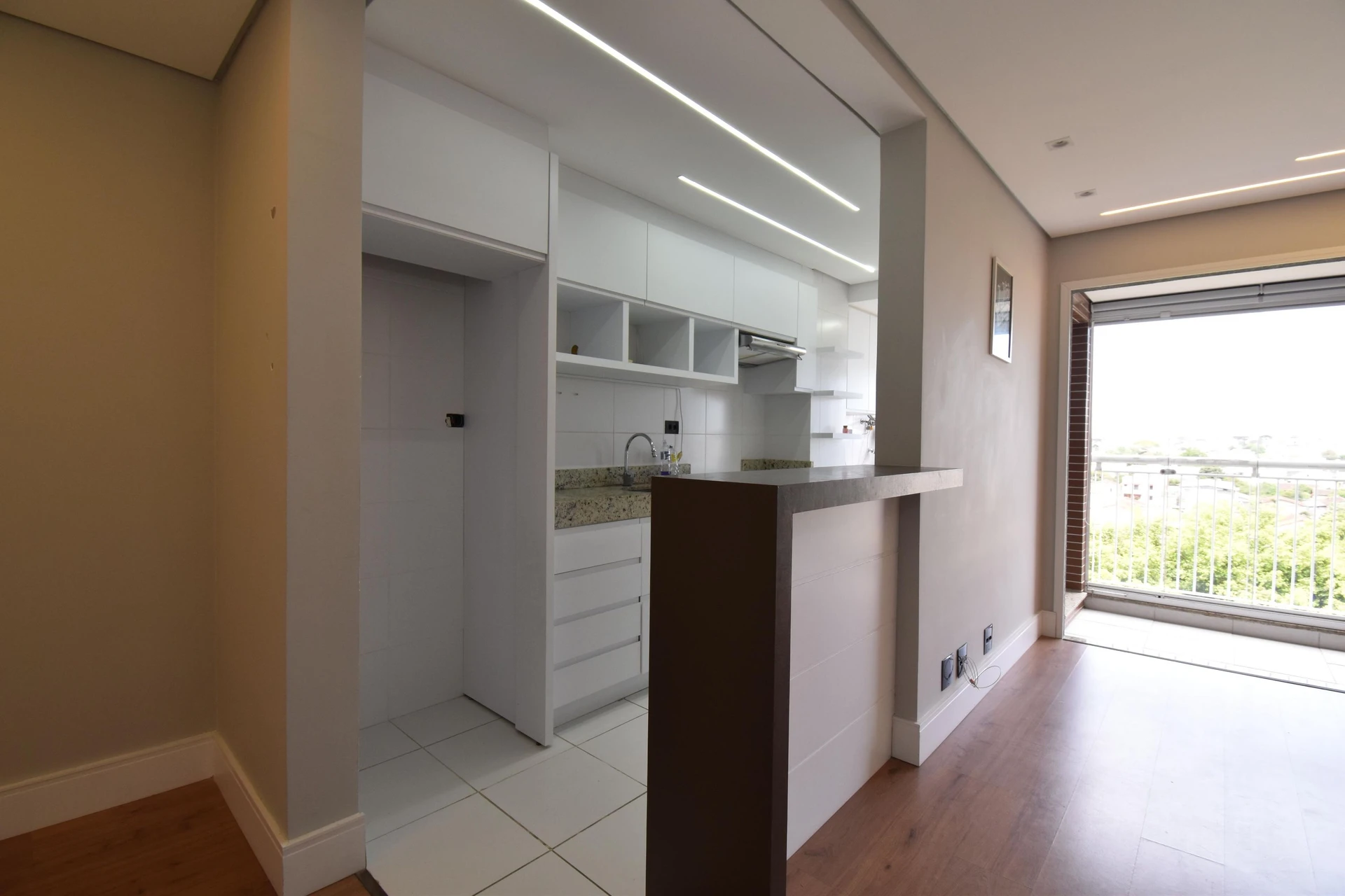 Квартира 62 м² с грилем на балконе и застеклённым балконом — photo 2