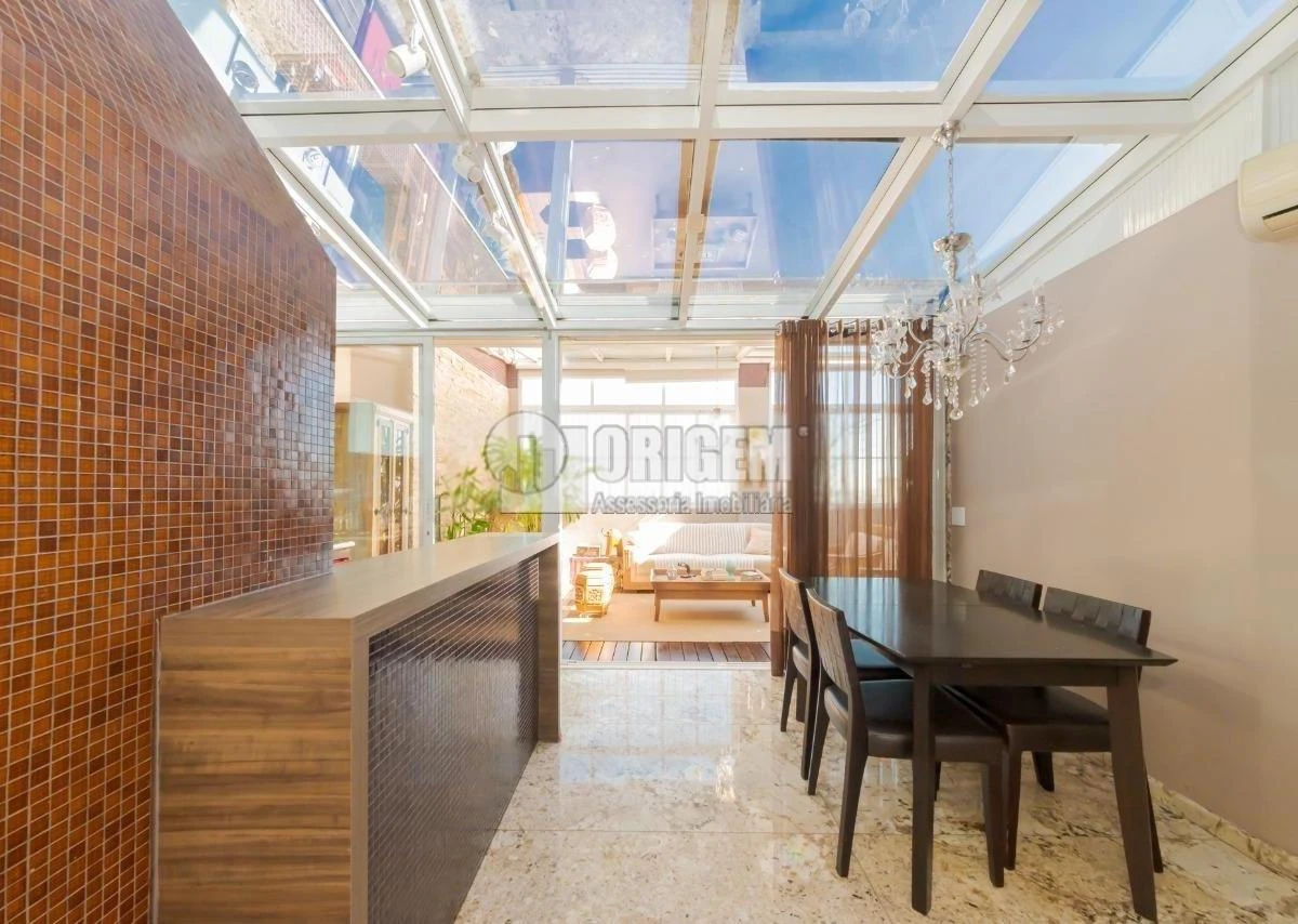 Furnished 216 m² apartment with 3 en-suites — photo 13