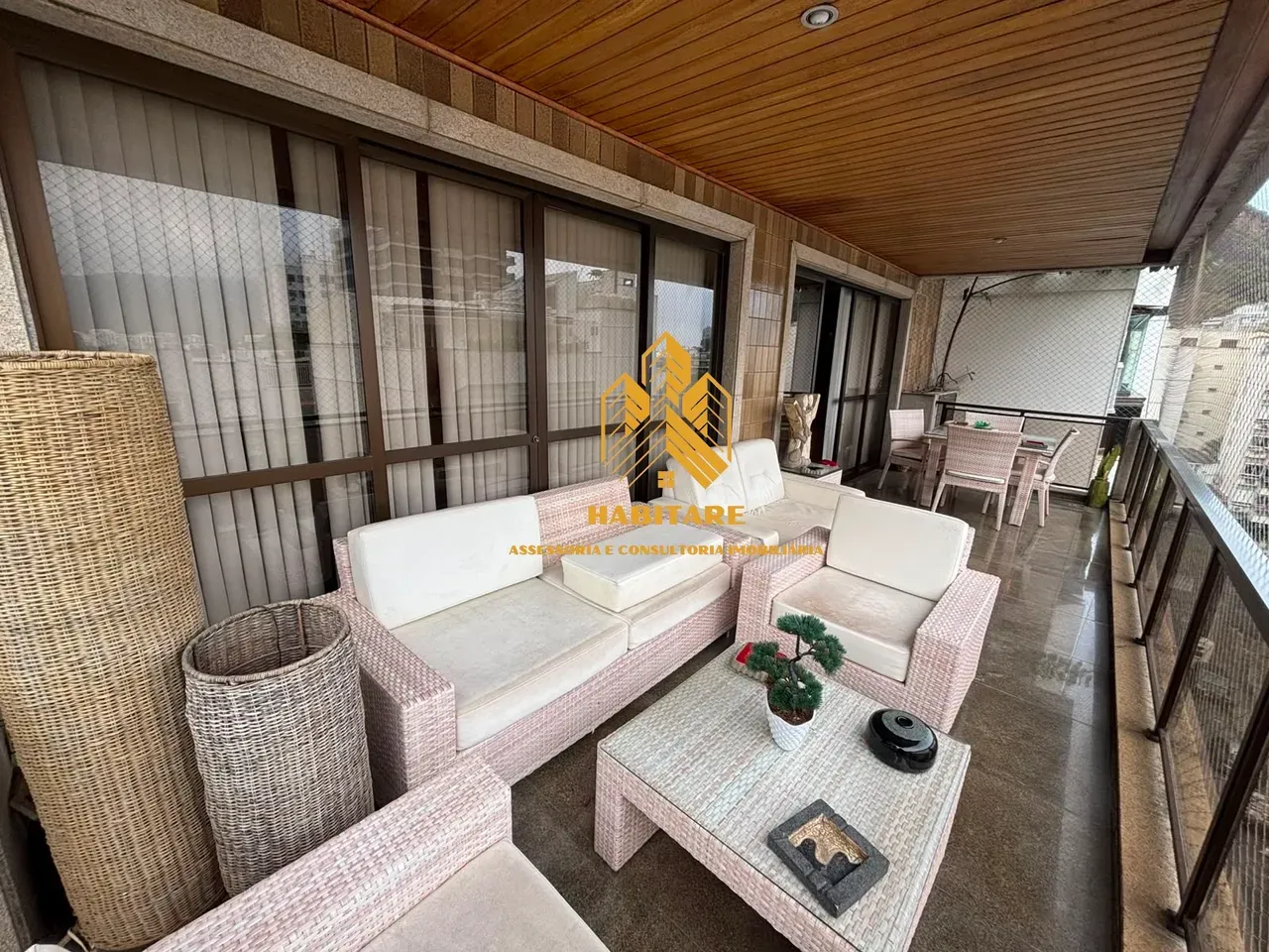 Furnished 3-bedroom apartment with 275 m² on the 4th floor — photo 8