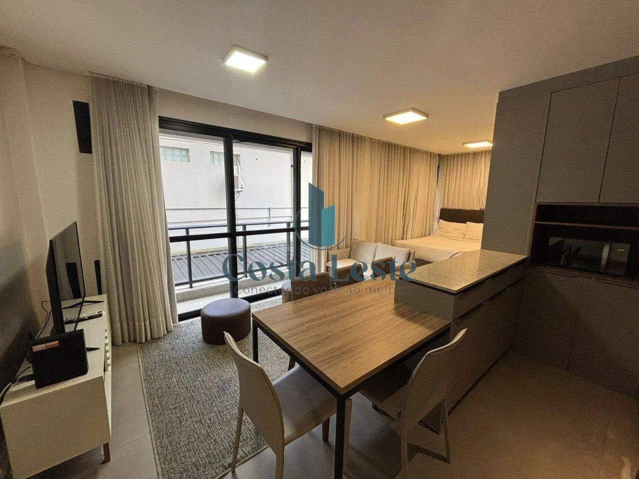 Floor-to-ceiling windows in a one-bedroom apartment, 37 m² — photo 5