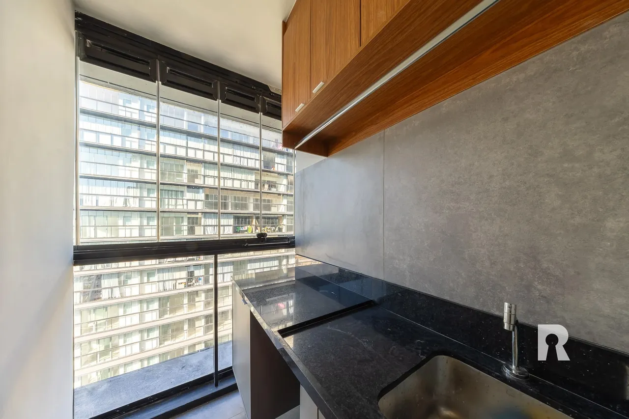 2-bedroom apartment with open-plan kitchen — photo 9