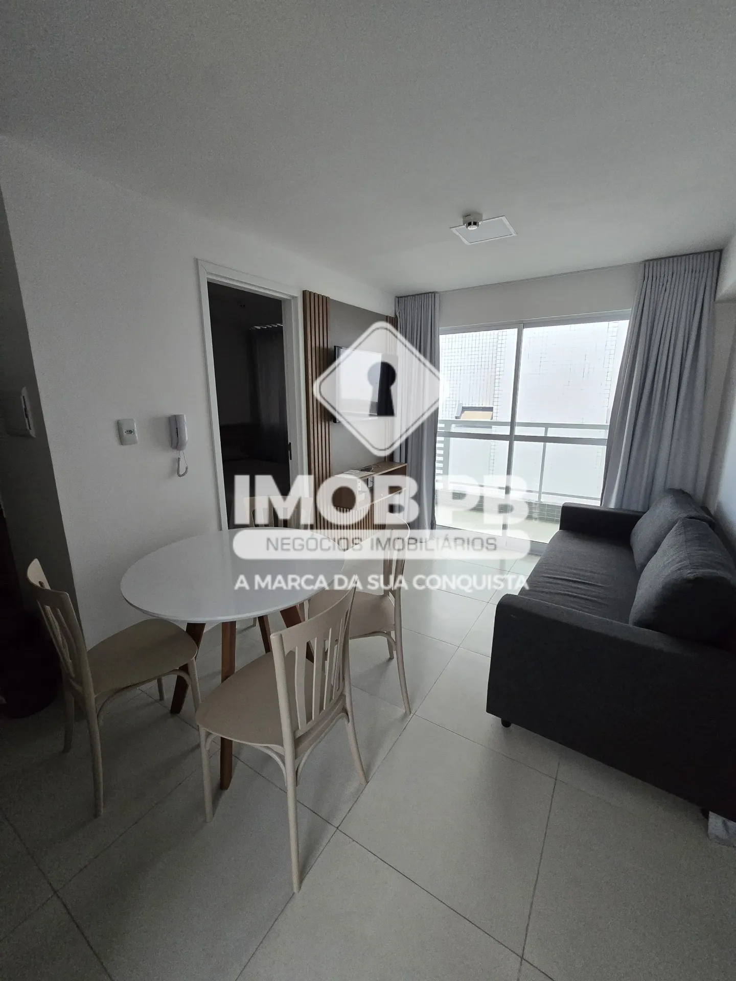 Furnished 2-bedroom apartment with 1 bathroom