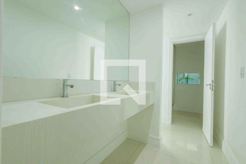 6-bedroom house with 470 m² and 7 parking spaces — photo 33